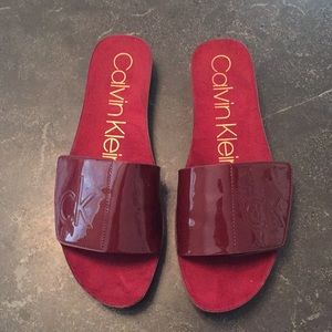 GUC Calvin Klein Maroon Sliders Size 9